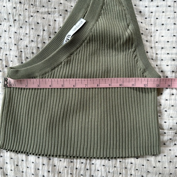 *SOLD* Crop one-shoulder knit top - Picture 3 of 4